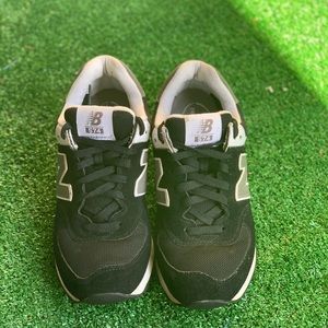 New Balance 574. Size 8W